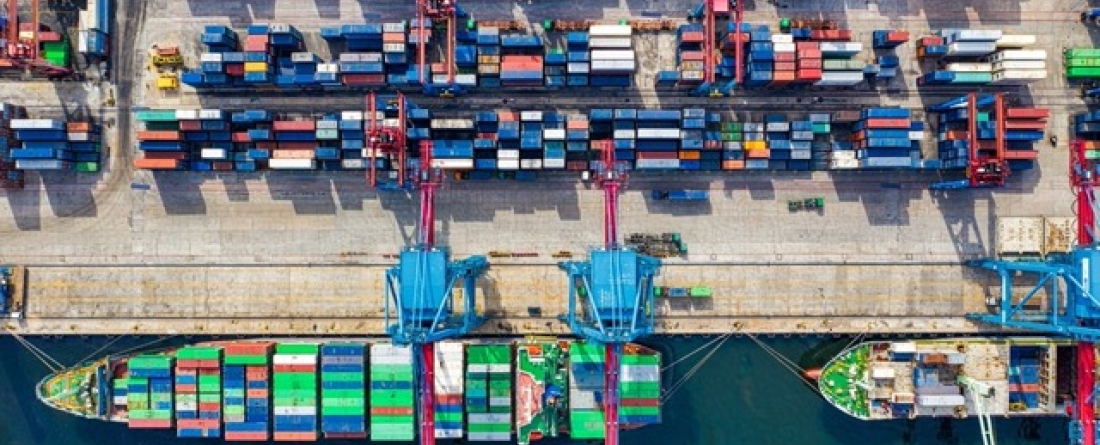 picture of freight containers