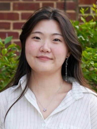 headshot of Minhee Kim